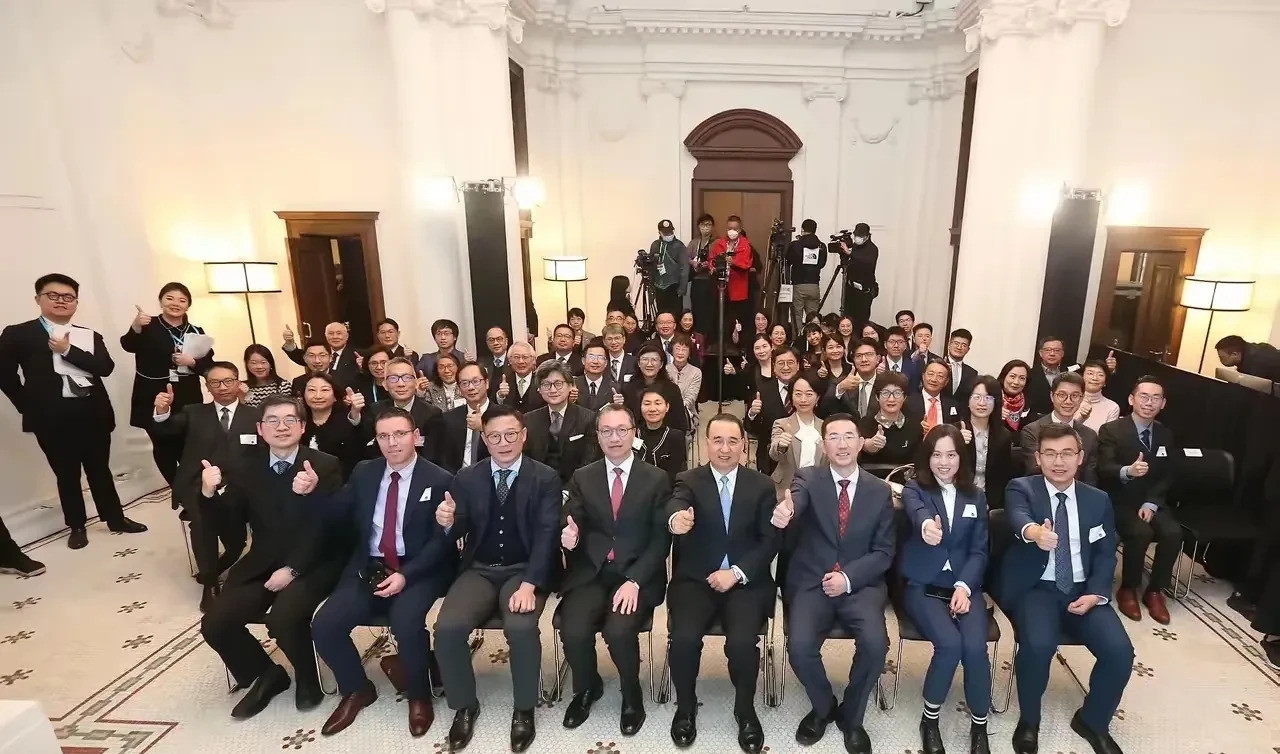 菲律宾前总统接到逮捕令狂笑国际法庭双标裁决引争议中国牵头