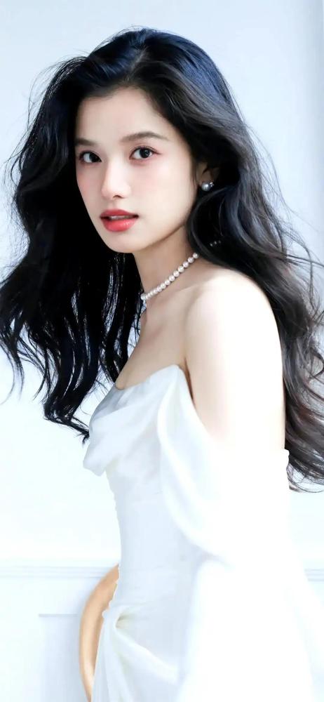 当然超喜欢张婧仪！这位99年实力派小花，2025-2026最新作品全面开花，热播