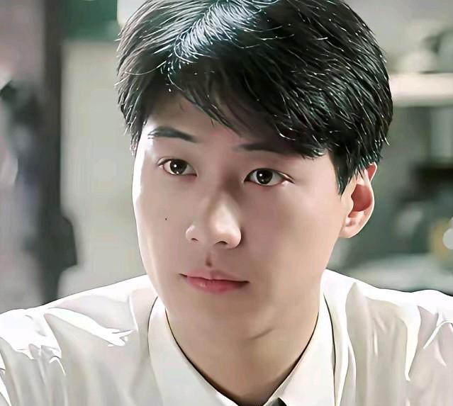 我敢说，现在这帮小鲜肉，没一个能打的。别跟我提什么肖战、王一博。在“颜王”黎