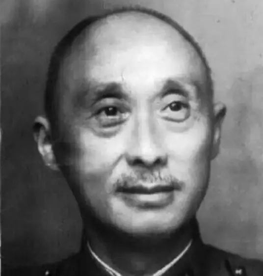 1948年，曾经开着汽车在光天化日之下奸淫妇女，活生生踢死佣人的国军中将王泽浚，