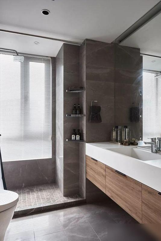 谁懂啊！最近刷到好多下沉式淋浴房的美照，结果装了的人都在吐槽踩雷！这网红设计火得