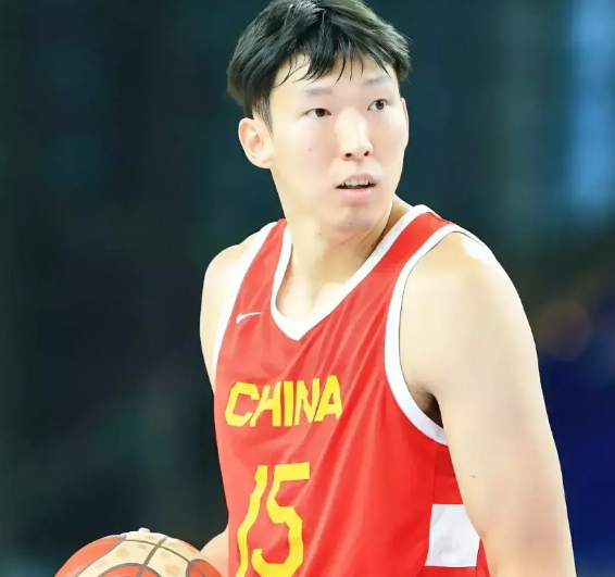 周琦一生有10大遗憾！1.从没拿过CBA得分王。2.从没拿过CBA篮板王