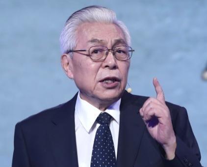 为什么都争着登月呢？就这么说吧，要是中国能在月球上架激光武器，只需要1.3秒就能