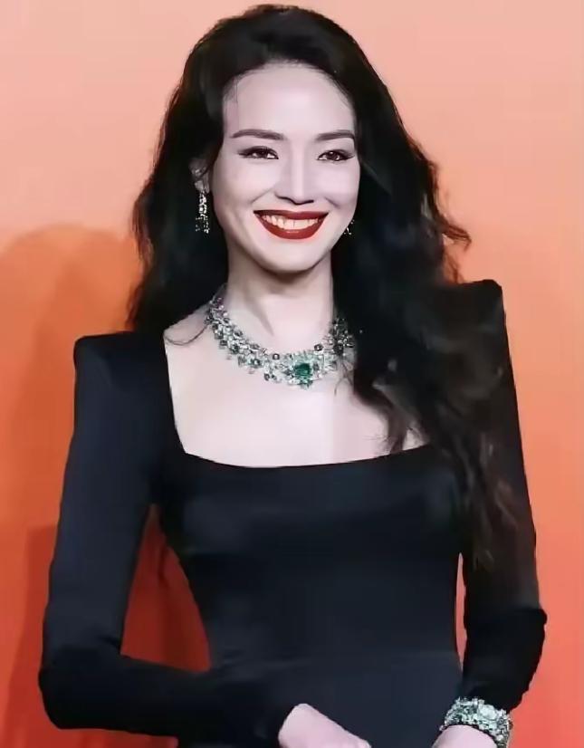 舒淇在节目里第一次承认，她和冯德伦为了要孩子已经折腾了整整九年，从四十出头到现在