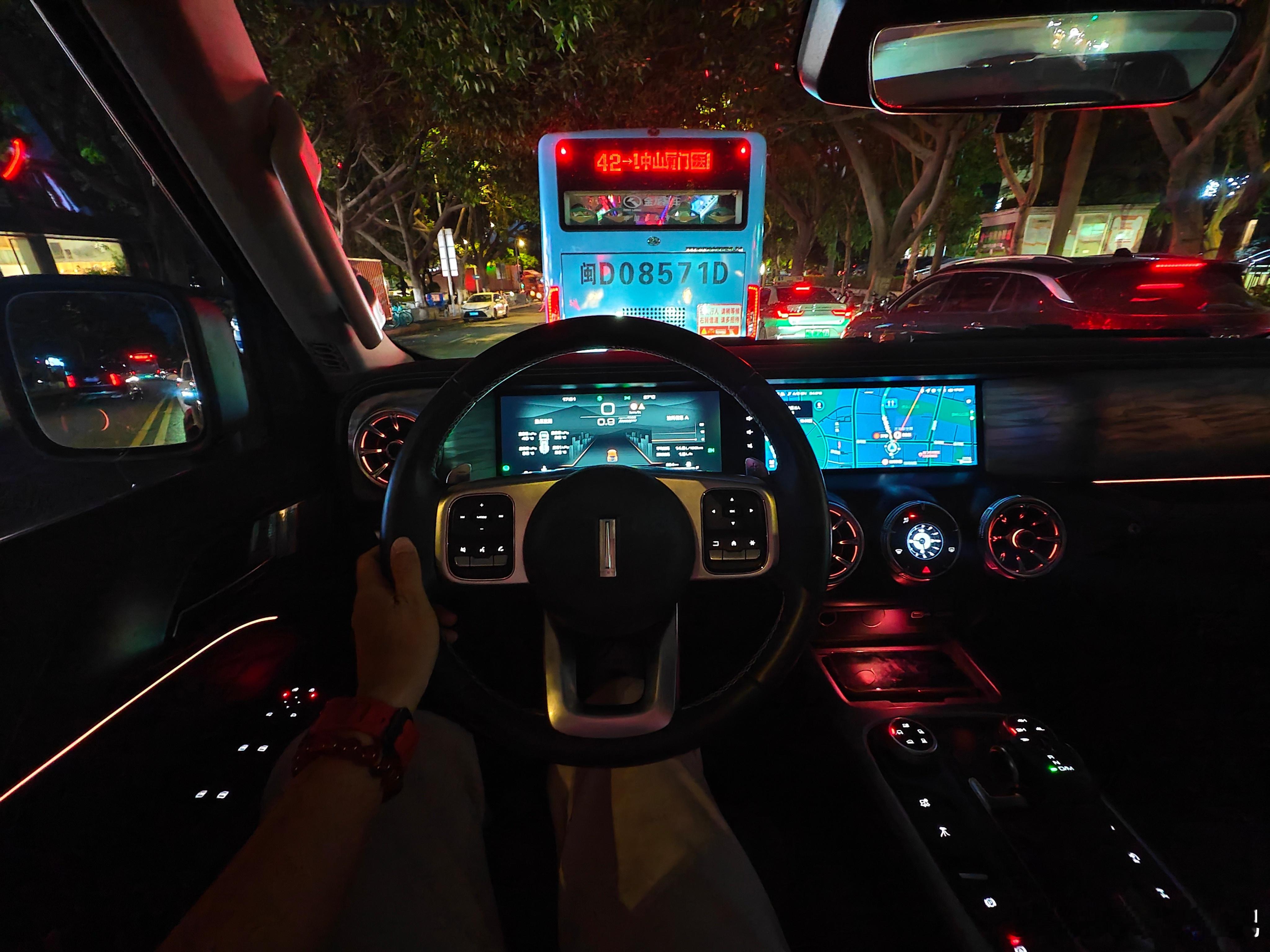 十几万预算买SUV的转头就直接上坦克300准没错​​​