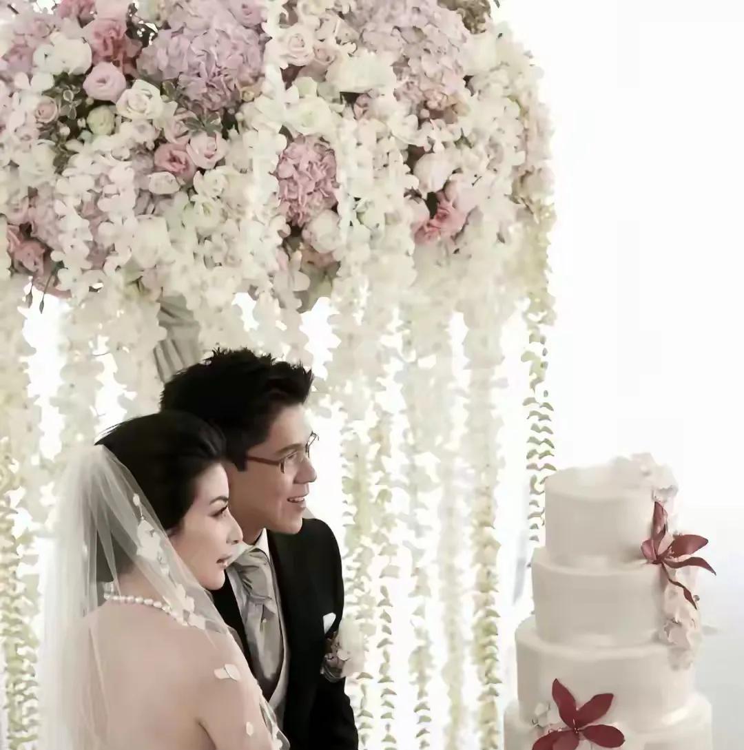 为啥郭晶晶能独得霍家敬重？快看十年前那场轰动全港的世纪婚礼