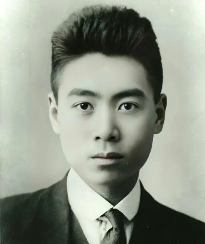 历史知识1920年11月，周恩来作为华法教育会组织的第15批赴法勤工俭学生之一前