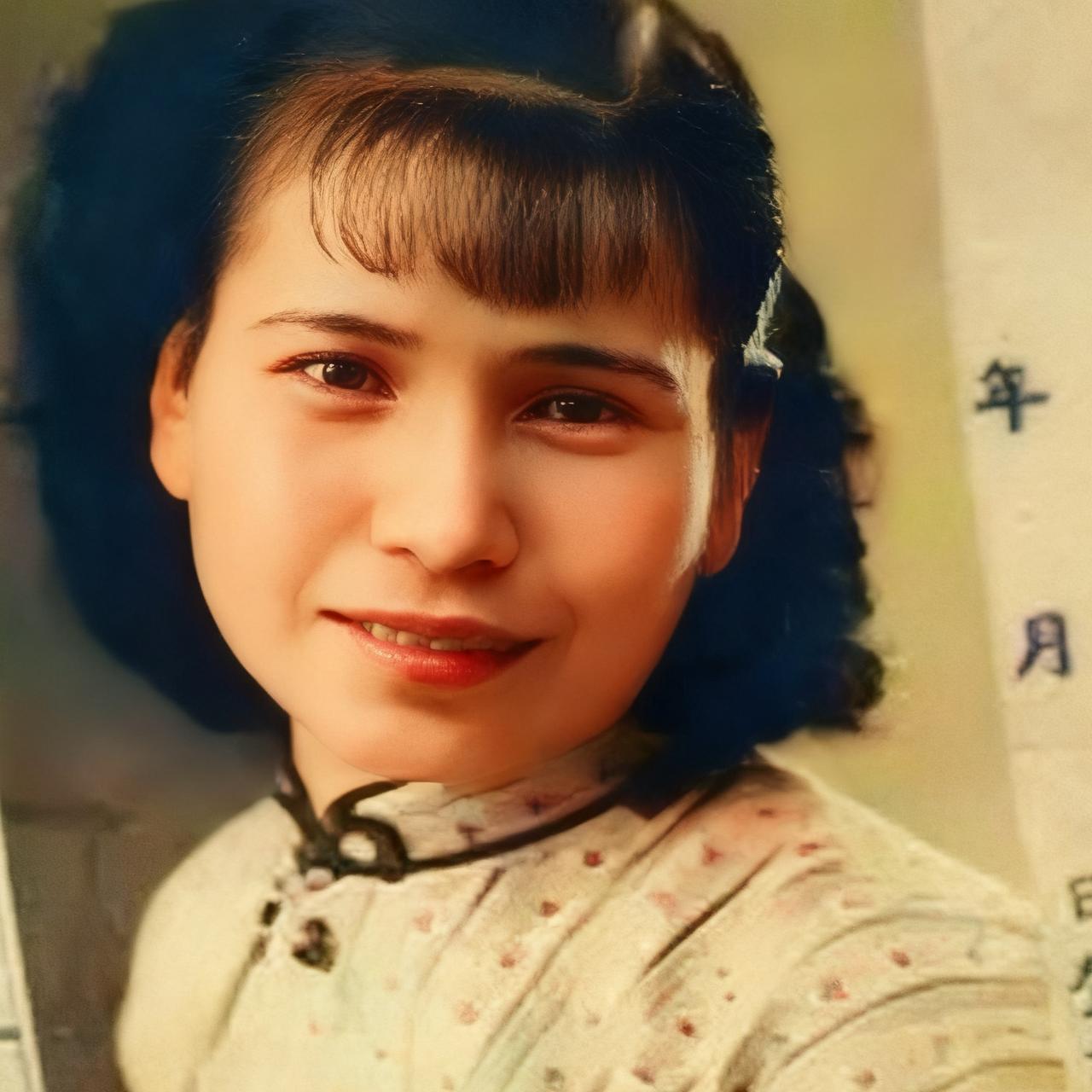 1946年，吴石将军的爱人王碧奎女士，一张罕见的留影，她是难得的贤妻良母，晚年终