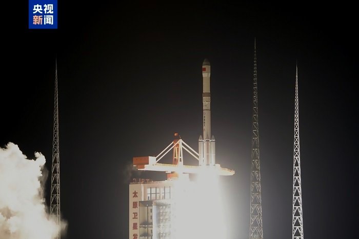 【长征六号甲运载火箭成功发射遥感四十号02组卫星】北京时间今晚21时27分，长征