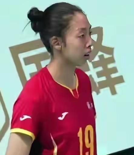 时隔多年，女排主教练赵勇终于在接应位置上找到了他心怡的队员，龚翔宇的超级替补——