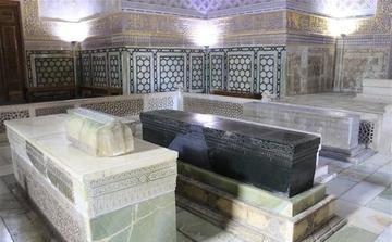 1941年6月20日深夜，苏联科学家发掘了位于乌兹别克斯坦撒马尔罕的帖木儿陵墓，