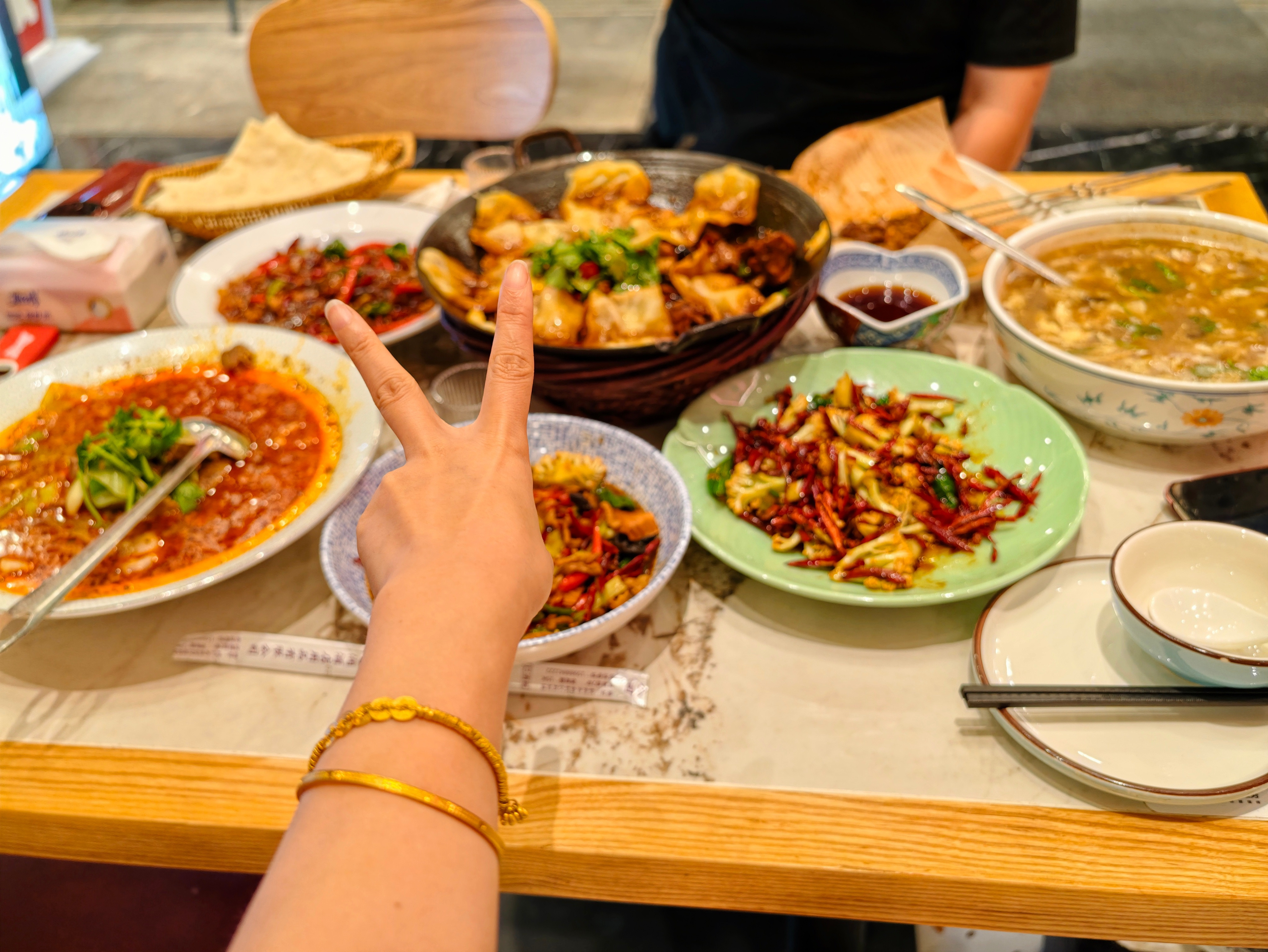 我问你们晚饭吃什么？有粉丝说：吃席于是…就有了这一桌子