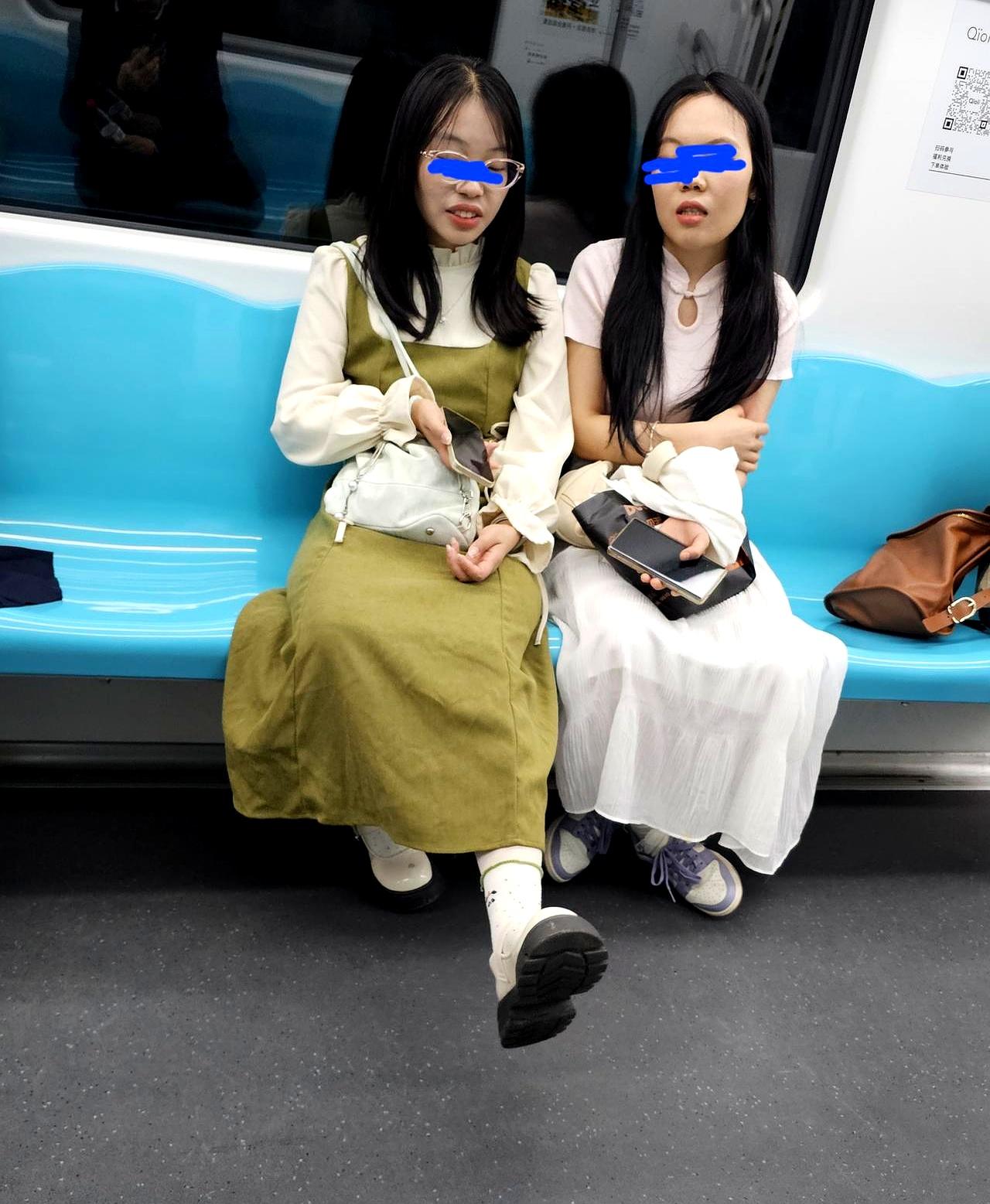 丹阳那位张先生在常州地铁里感叹人少亏本，我倒觉得这账不能这么算。苏南几个城市，