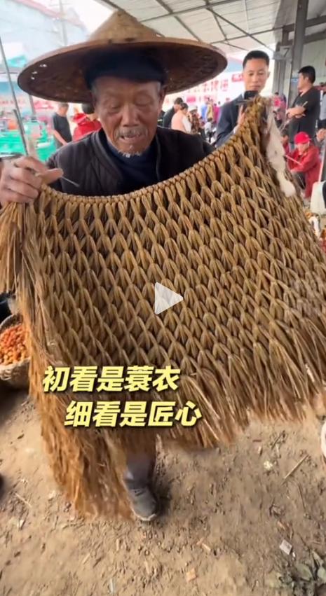5月23日，山东潍坊安丘的高女士去市场买樱桃的时候，在一位老人的摊位前停下了脚步