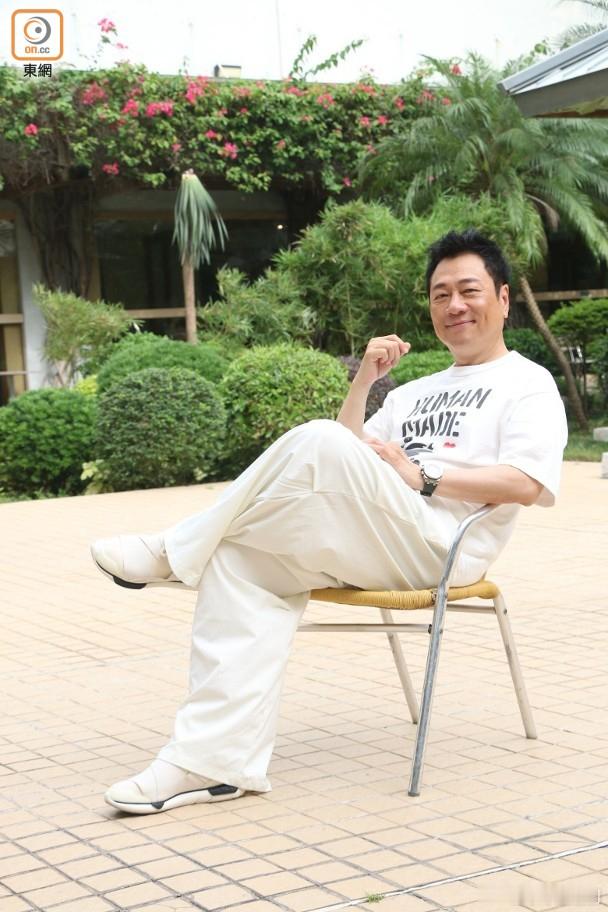 專訪｜黎耀祥減產學做正常人重情義難言休.入行逾40年嘅黎耀祥演出過百部電視