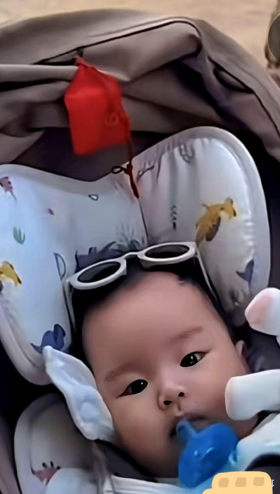 很多人都说，小霖霖是三个孩子里长相亮眼、头脑聪慧、情商出众的那一个。可即便如此
