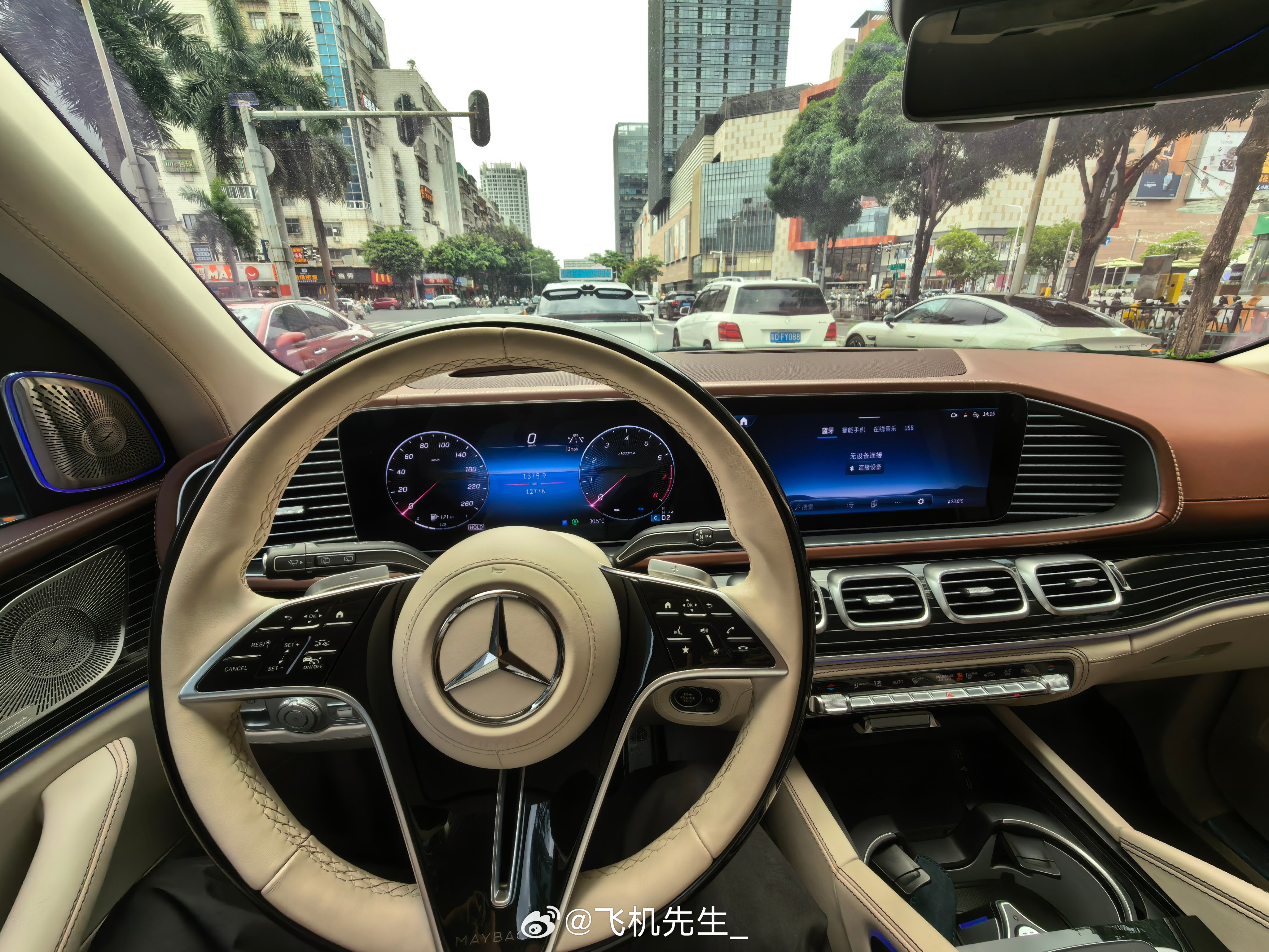 最近比较长时间的开了极氪9X、理想L9以及迈巴赫GLS，感受三台顶级悬架，刻意跑