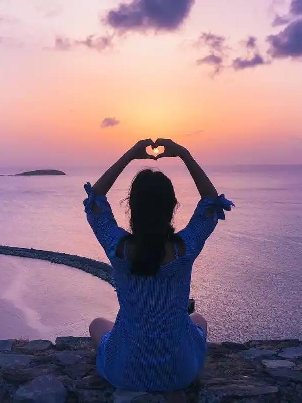 张爱玲的经典语录里，我超爱于千万人之中，遇见你所遇见的人，于千万年之中，时间的无