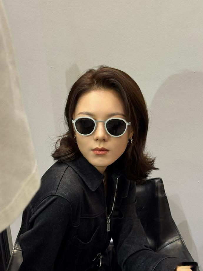 赵今麦短发姐感赵今麦短发姐感🈶，麦麦真的是长大了呀，短发的造型真的是又美