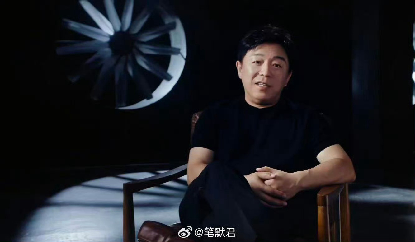 黄渤说新技术就要狠狠用黄渤的理念很实在，新技术就是要服务于人。用得越深入，越能