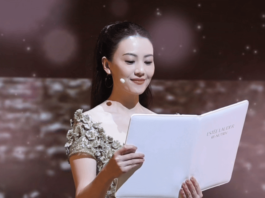 高圆圆好美的颅顶这颅顶+气质，是被岁月偏爱的美女没错了✨高圆圆真的依然是我们心