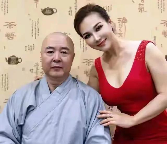 天呐，你敢相信这是一个人吗？现在简直让人不敢直视