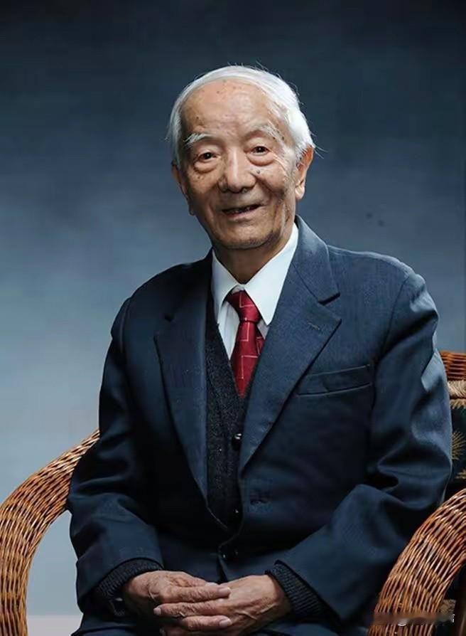 我的天！大人物怎么扎堆去世？昨天是郭兰英和朱公，今天竟然又传来噩耗，“两弹一