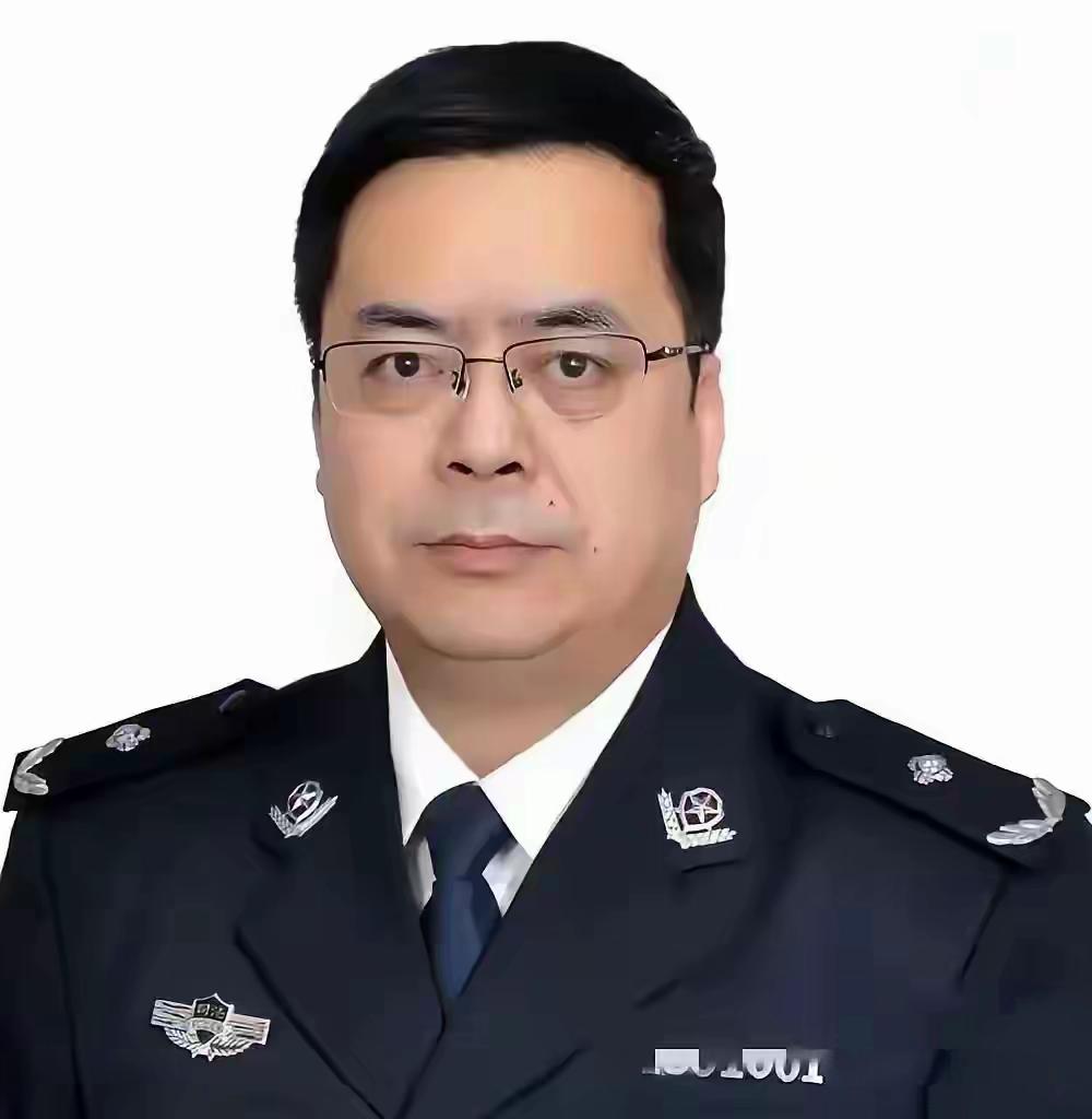 终究没能安稳落地，他即将年满60岁，本来可以准备享受退休生活了。谁知道，就在这