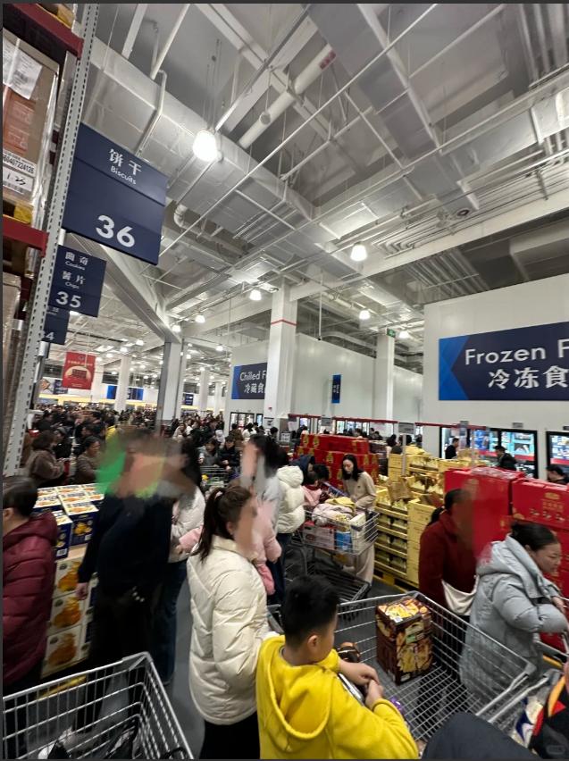 春节临近，社会上出现了一个极其反常的现象，大家发现了吗？前几天跟朋友逛山姆，内心