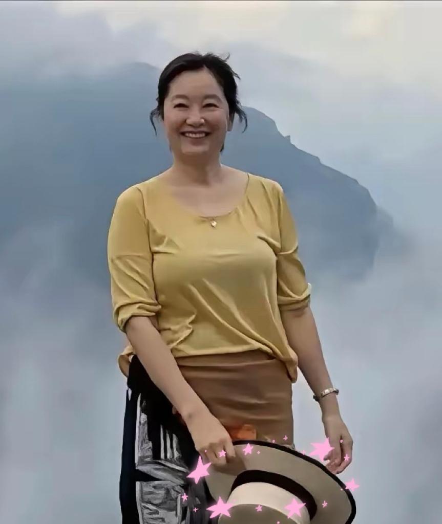 林青霞都69岁了！但是你敢信？一身素衣，就只是站在那儿，就能压住了全场。