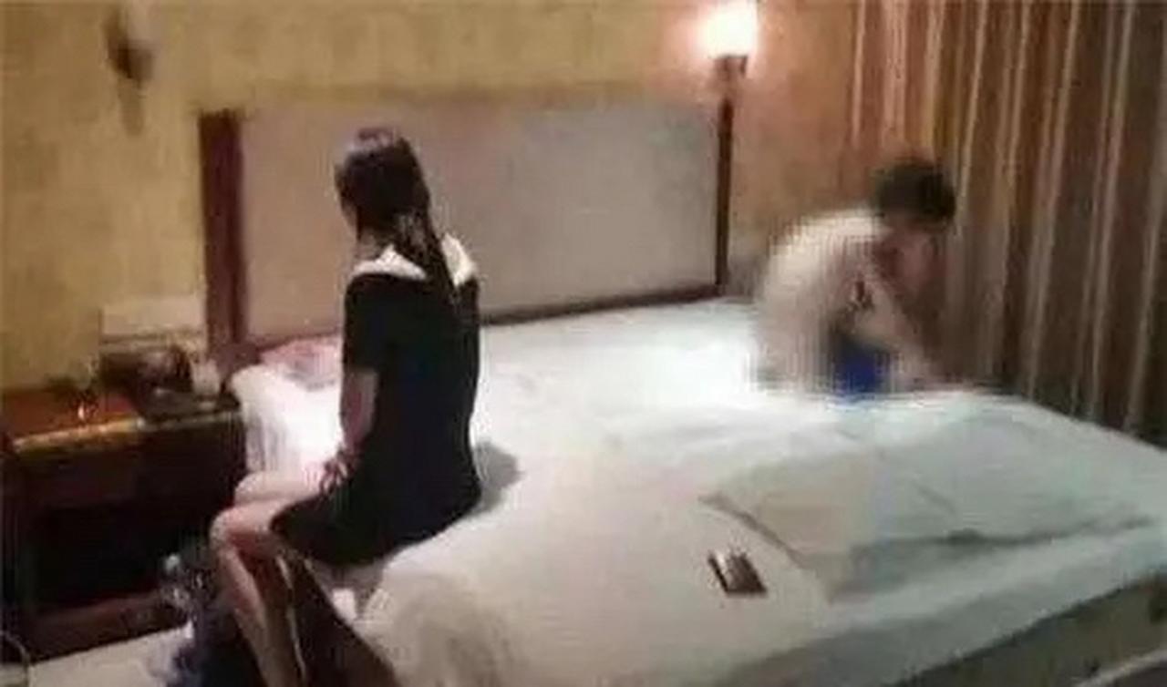 冤不冤？山东淄博这位外卖员，捉个奸把自己捉进了看守所，蹲了6个月。2021年，