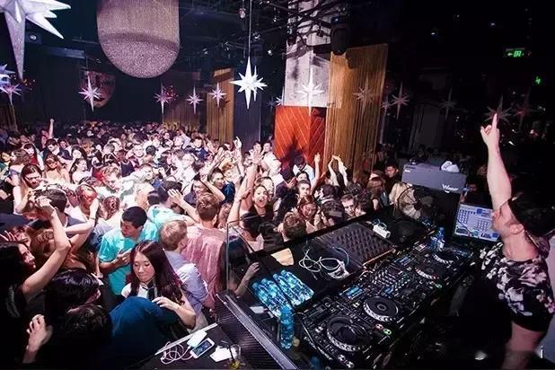 劳A所说的留学生乱象，还在一步步的验证。一位网友分享了自己单位招录留学生的情况