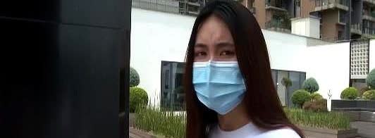 近日报道，重庆，女子16岁时跟一男子恋爱，发现自己怀孕后，父母劝她打掉，可女子不