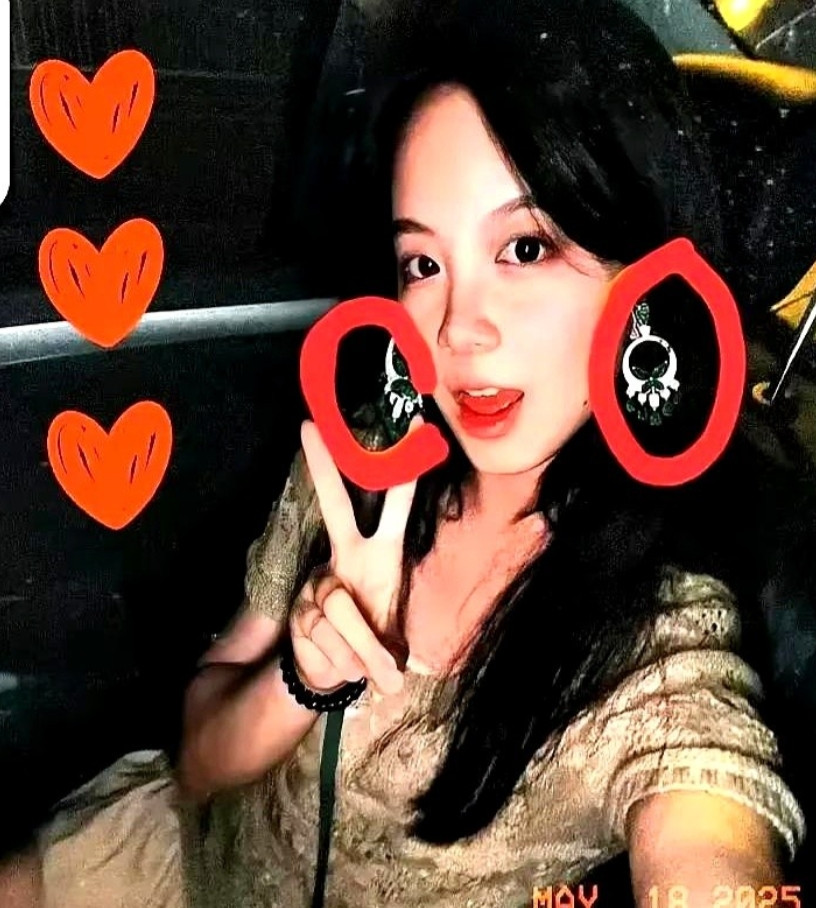 万万没想到黄杨钿甜父亲突然发声！5月18日，黄父公开回应：女儿成人礼佩戴