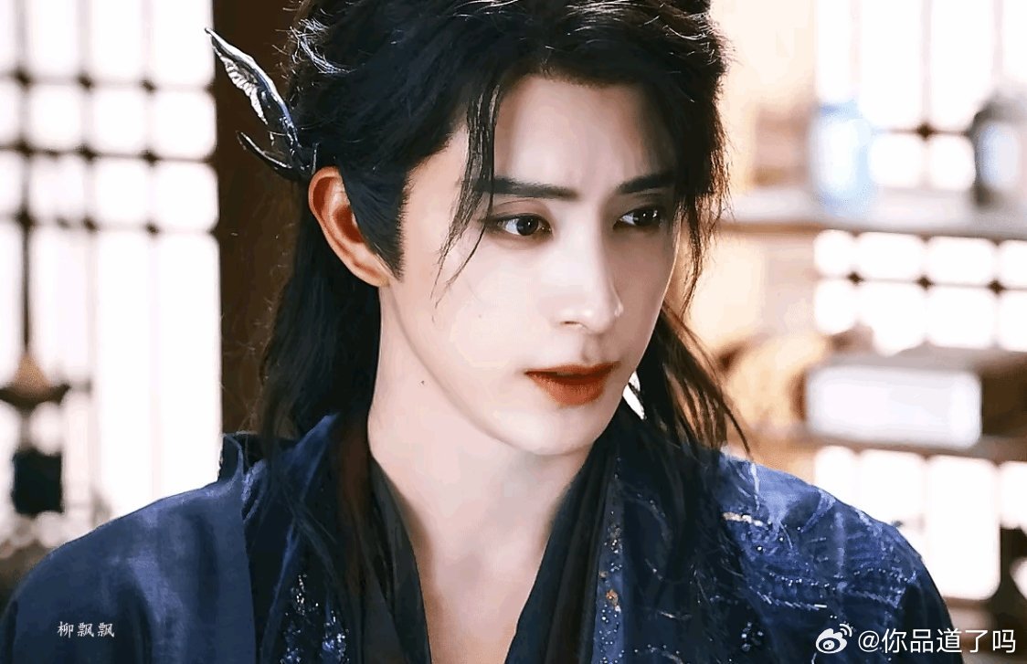 内娱总算不是没完没了的换乘恋爱了！本来定好周翊然和张淼怡二搭的古装剧《错世》，男