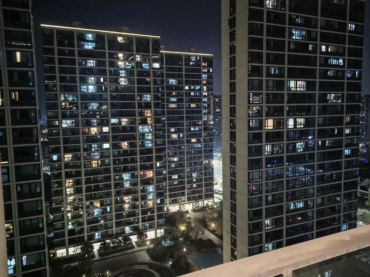 1948年12月10日，联合国大会通过《世界人权宣言》；1901年12月10日