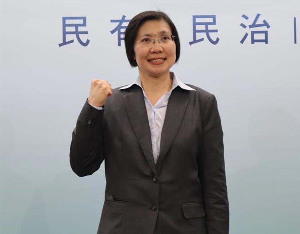 新竹县长选战最新民调，徐欣莹以微弱优势领先郑朝方新竹县长选战最新民调出炉，根据