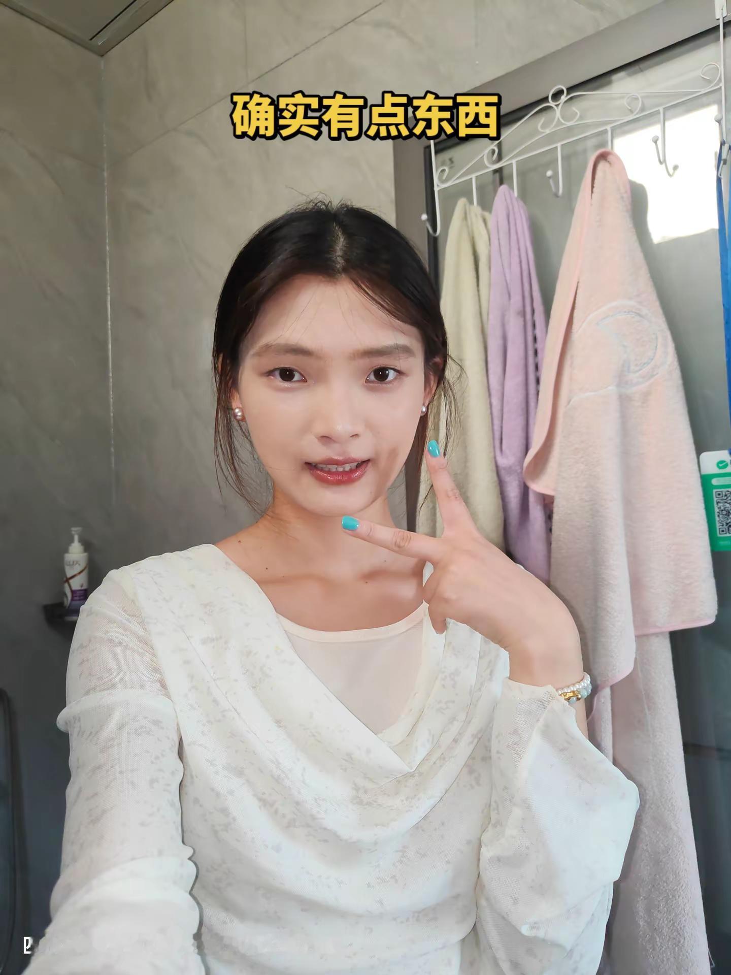 以前画的妆都很显老第一次化妆像化了妆姜乘澜太牛啦！姜乘澜