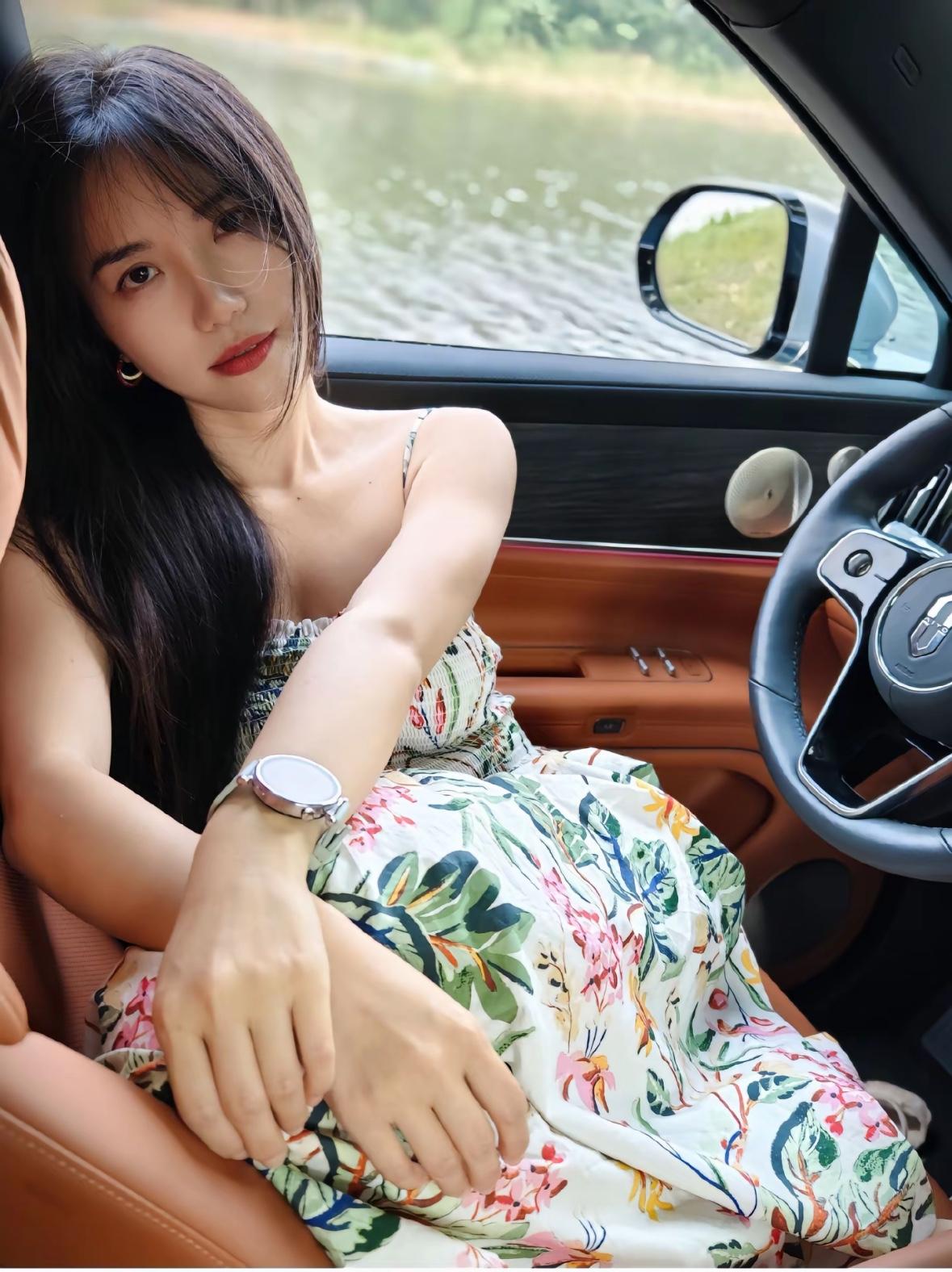 问界卖得最好的三款SUV，如下：1.问界M7，1月销量：26,454辆，累