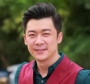 演员曹征说，2010年，我鼓起勇气跟宋茶茶求婚了，当时我一穷二白，没房没车没存款