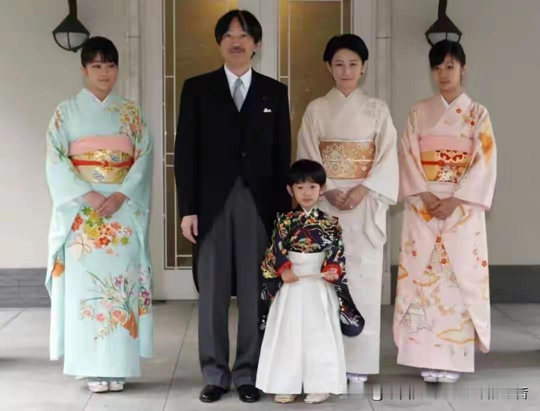日本宁愿从600年前的旧宫家“收养”男丁，也不让天皇的亲生女儿爱子继位。2026