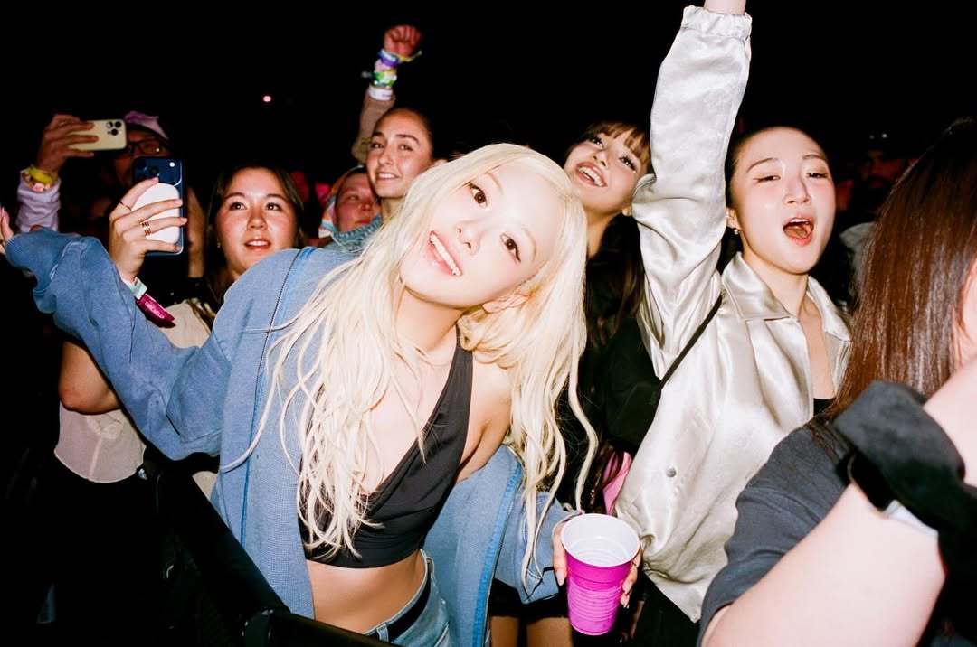 Rosé更新与Jennie＆Lisa相关合照📸哎一古宝宝们😚😚?