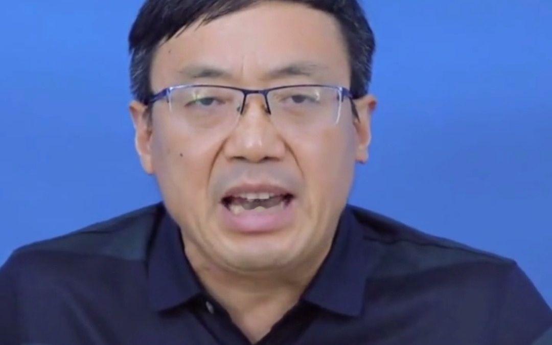 汤家凤8月14日发文，对涉嫌亵渎先烈和英雄的个别美术从业者表达愤怒，并直言“文化