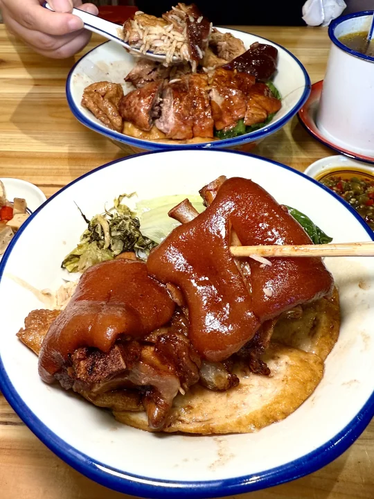 首山路学生党狂喜！隆江猪脚饭香迷糊了🍖