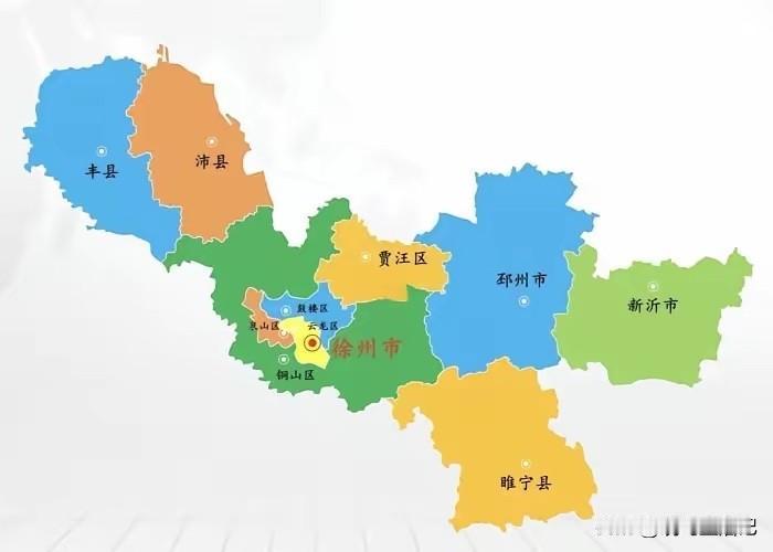 打开徐州地图，发现一个很有意思的现象：丰县和沛县紧紧相连，面积大小相当，形体也
