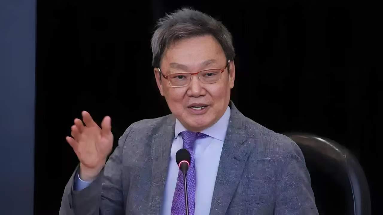 台湾论坛基金会董事长苏起表示，台湾谁当家已经不重要了！ 之所以这位基金会董事