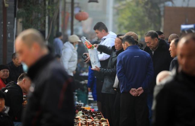 最实在清醒的一段话：为什么要赚钱！因为高档的小区永远都是安安静静的，老旧的小区