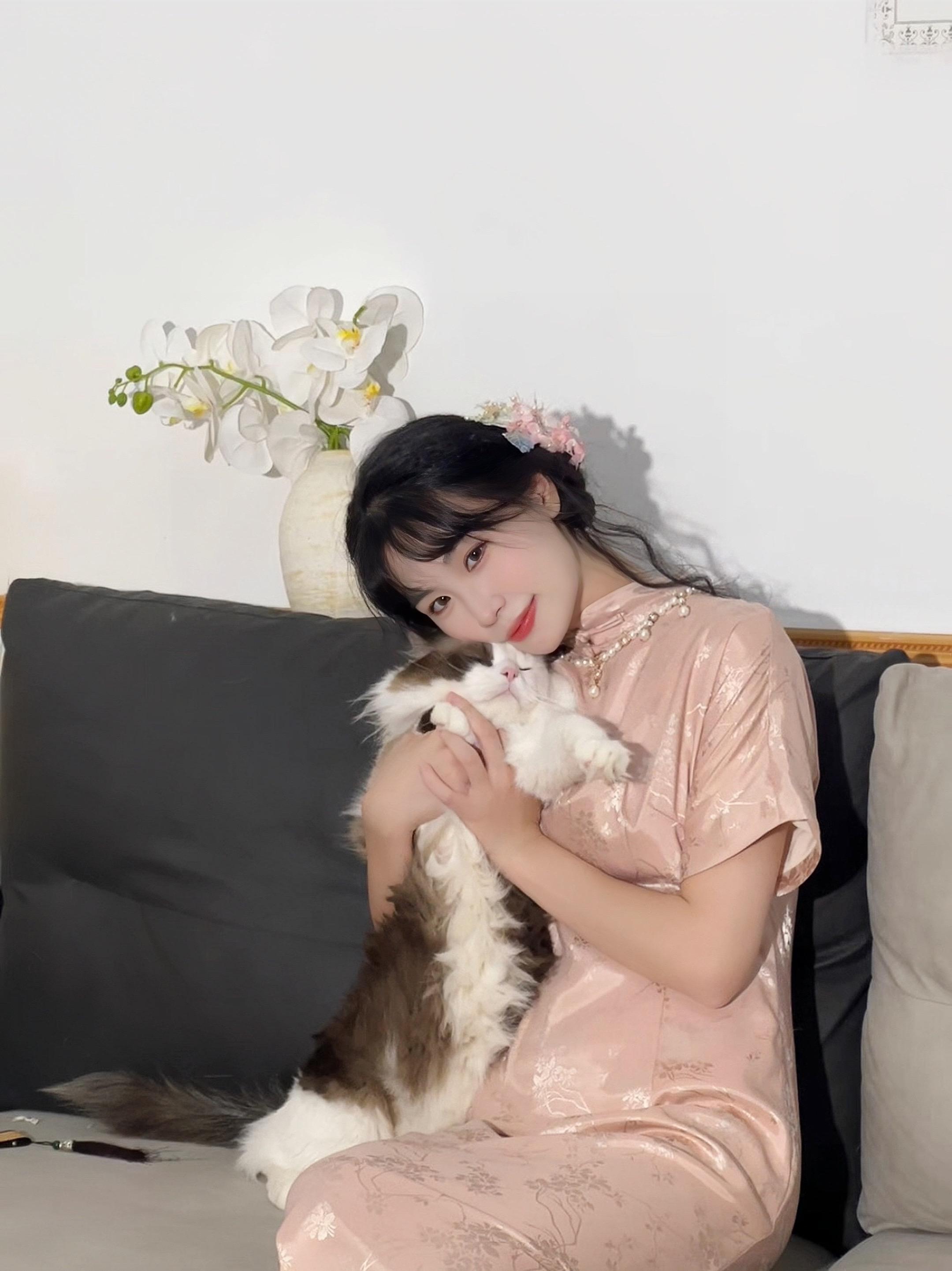 “人生何处不芳华。”