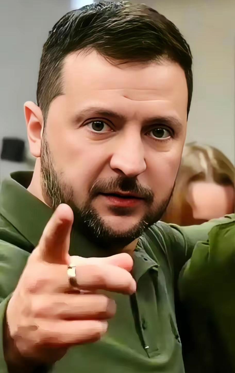 俄罗斯现在明智之举就是尽快和平谈判，结束战争。再打下去，耗下去很可能就是亡国。