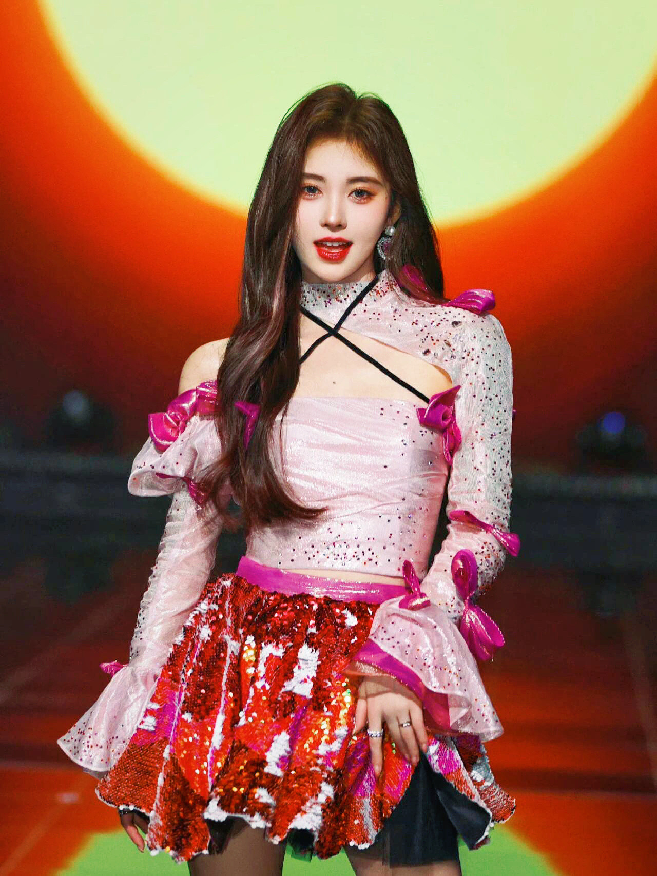 卧槽，笑不活了❗️网友提问：为什么浪姐不邀请鞠婧祎？她舞台很好啊…粉丝：她好不容